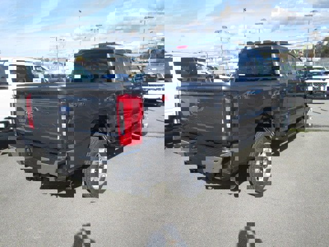 New 2026 Ford F250 4x4 Crew Cab Super Duty image 8