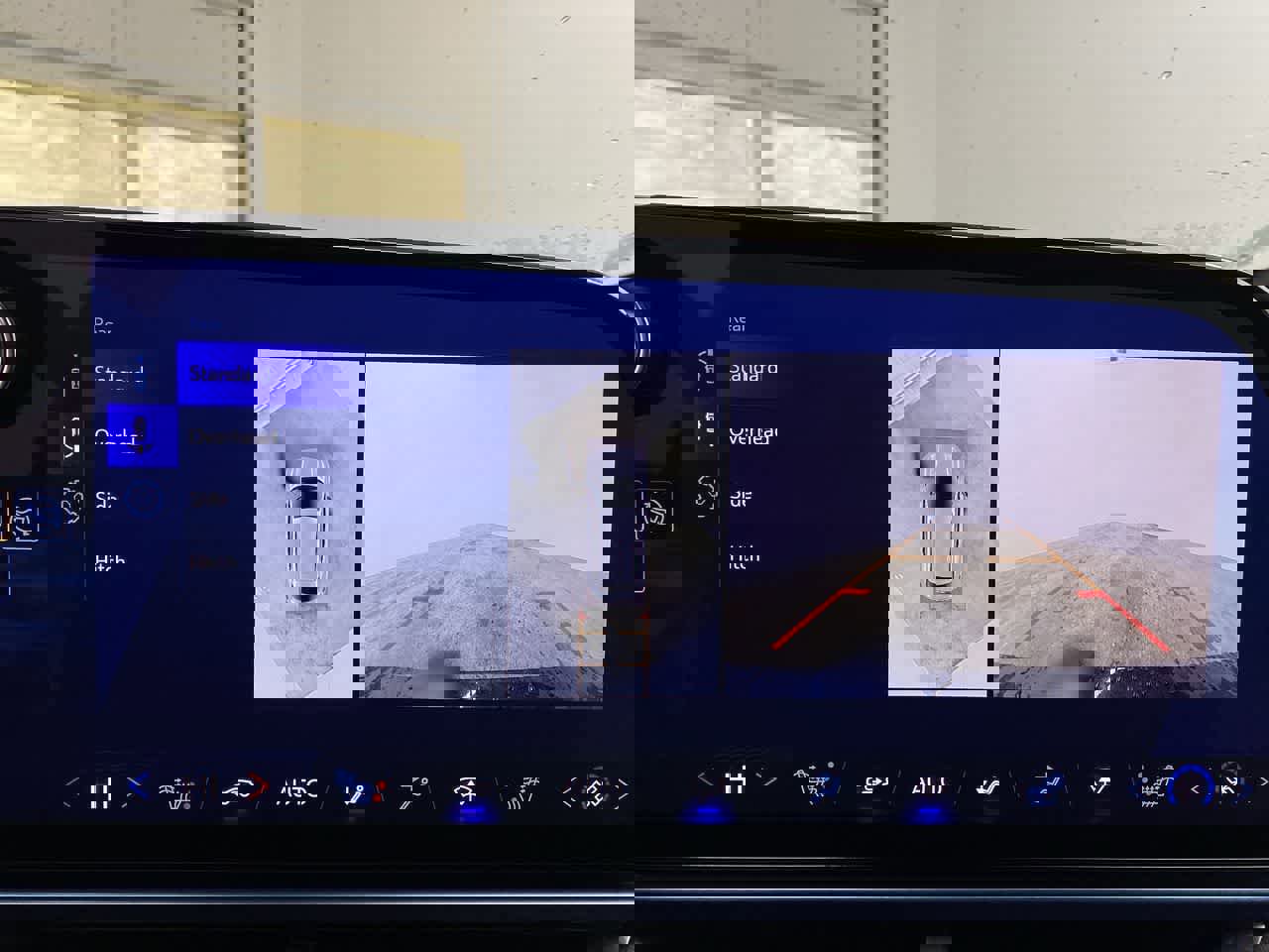 Used 2025 Chevrolet Equinox EV LT w/ Convenience Package image 24