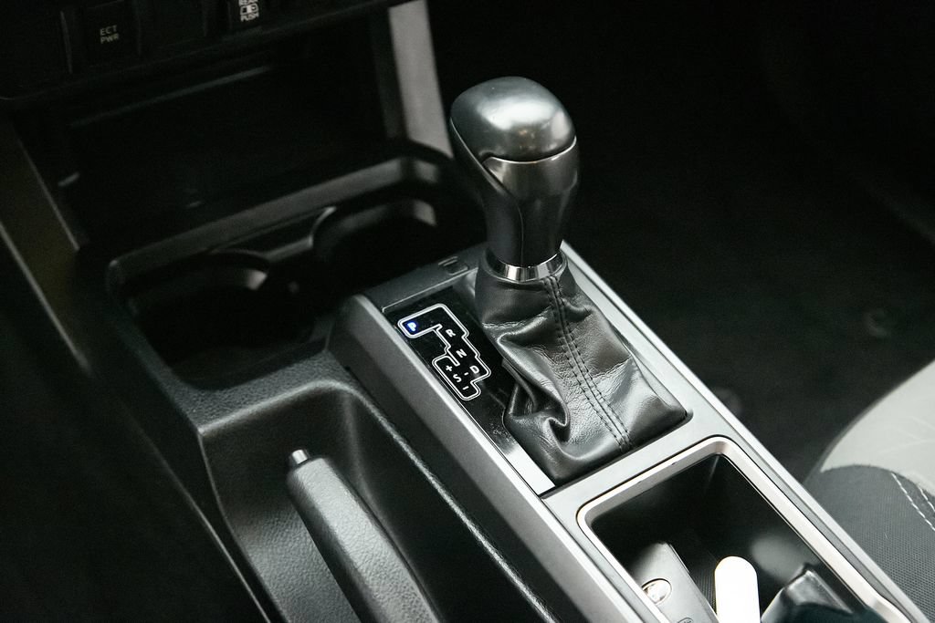Used 2020 Toyota Tacoma TRD Sport AWD/4WD image 22