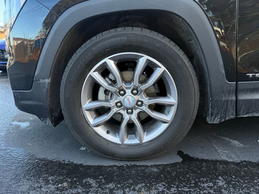 Used 2022 GMC Terrain SLT w/ Tech Package image 9