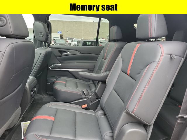 Used 2025 Chevrolet Traverse RS w/ LPO, Floor Liner Package AWD/4WD image 26