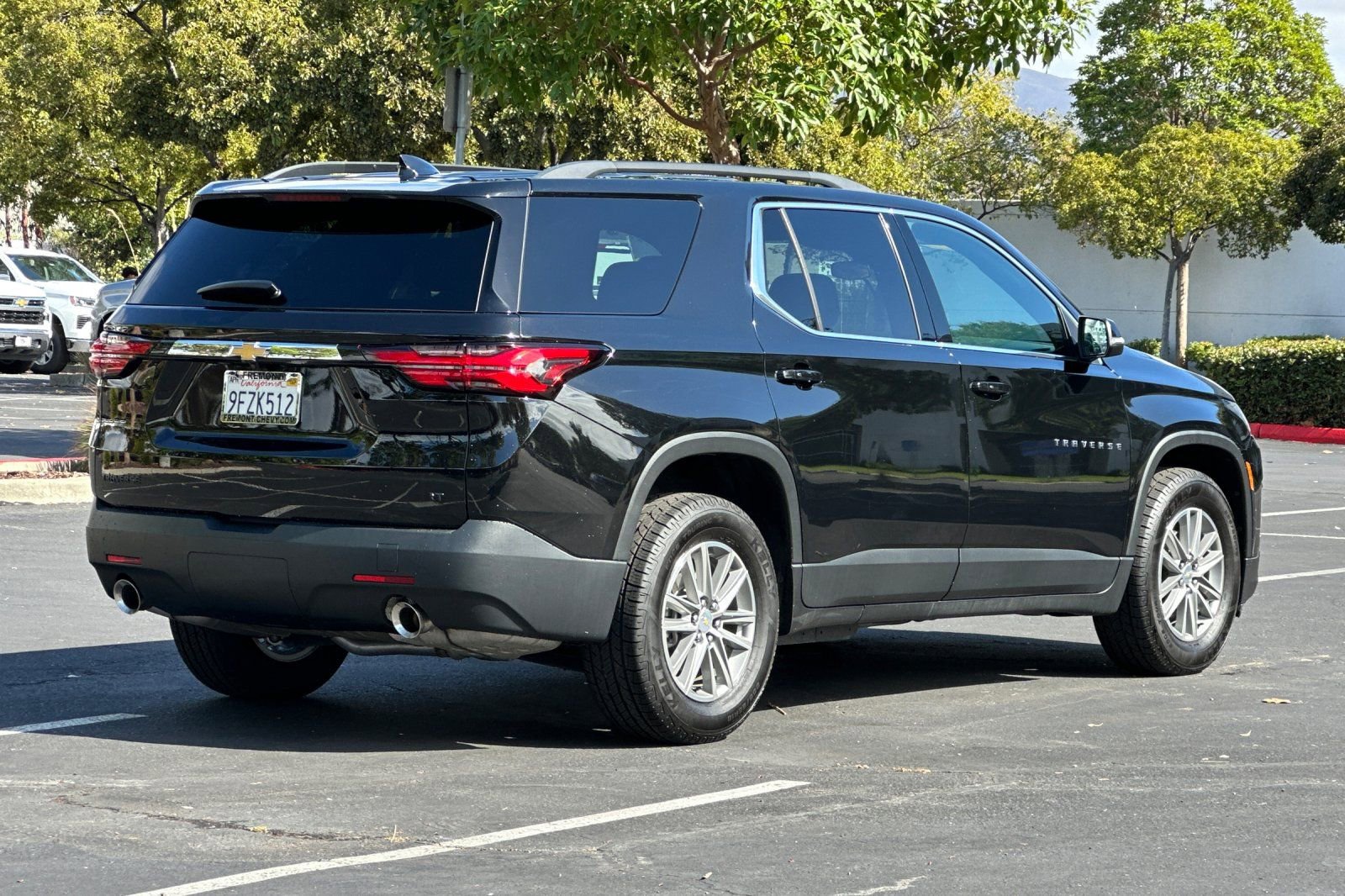 Used 2023 Chevrolet Traverse LT image 4
