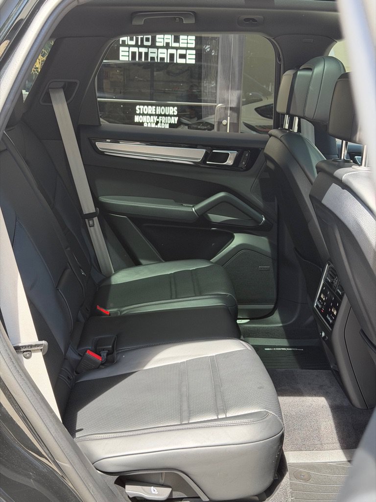 Used 2023 Porsche Cayenne Platinum Edition AWD/4WD image 70