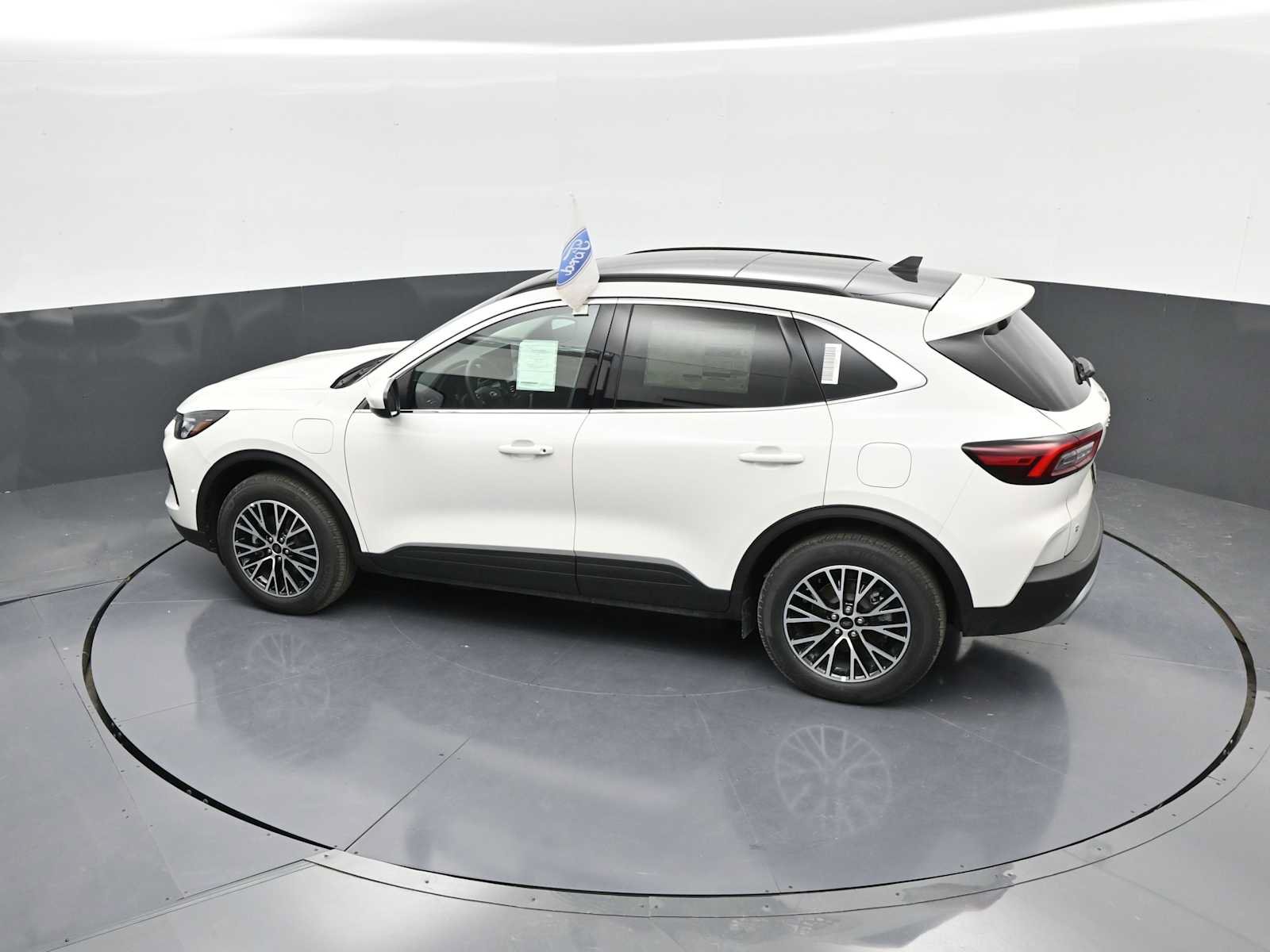 New 2025 Ford Escape SE FWD image 33