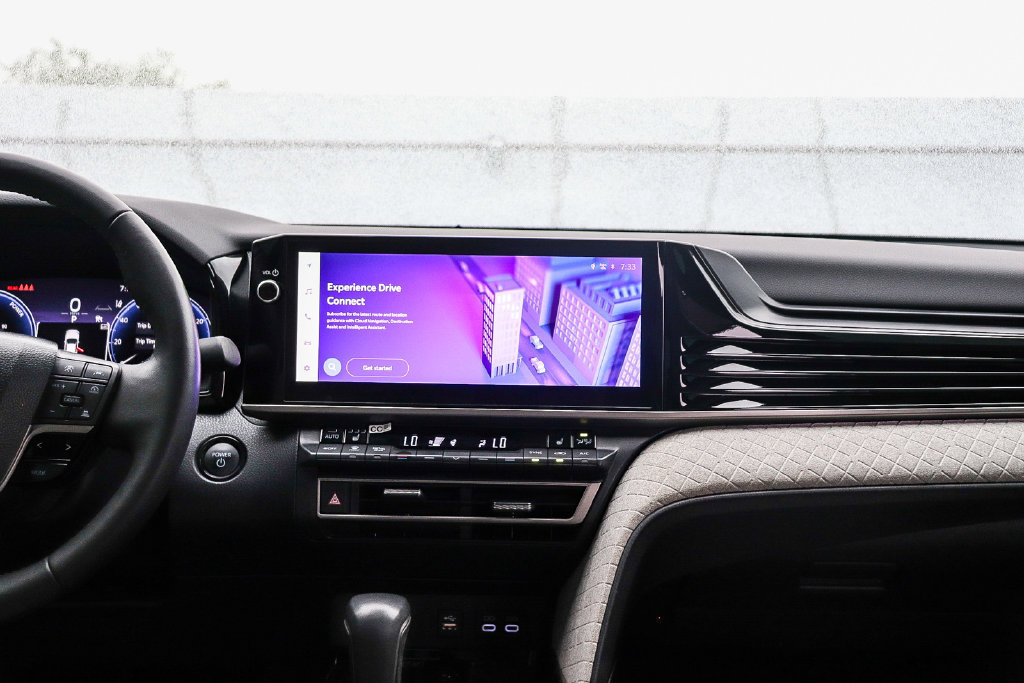 Used 2025 Toyota Camry XLE FWD image 15