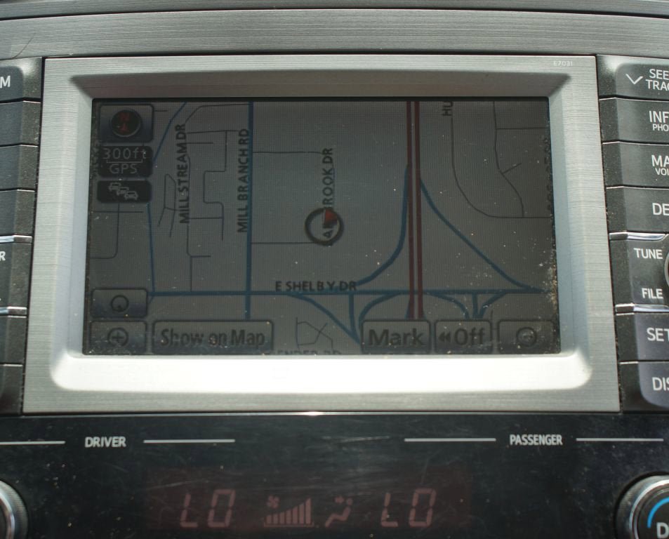 Used 2011 Toyota Avalon Limited FWD image 7