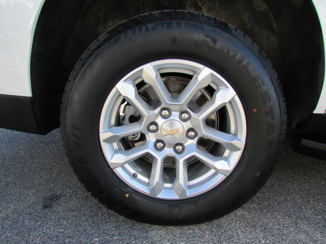 Used 2025 Chevrolet Tahoe LT image 12