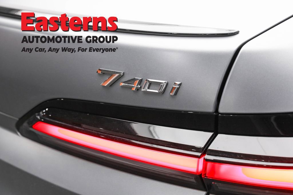 Used 2023 BMW 740i w/ Executive Package image 26