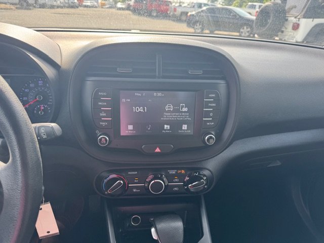 Used 2020 Kia Soul LX image 11