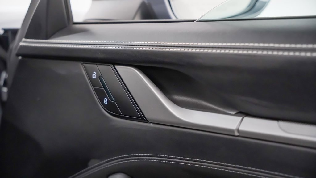 Certified 2025 Porsche 911 Carrera image 14