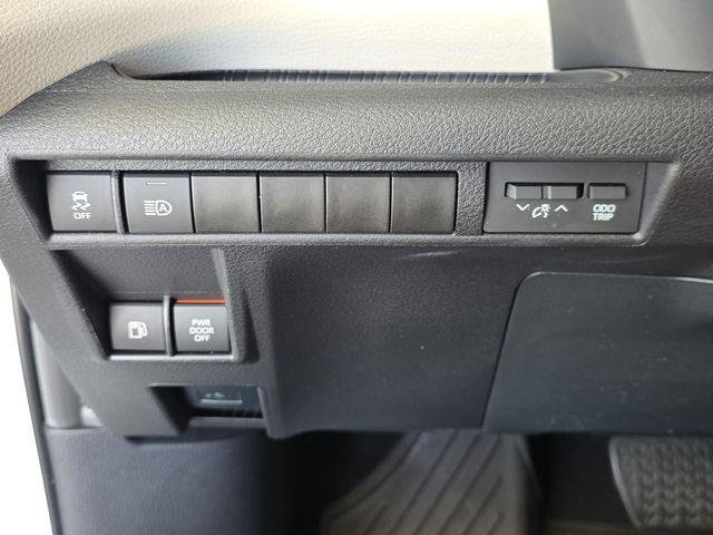 Certified 2024 Toyota Sienna XLE FWD image 28