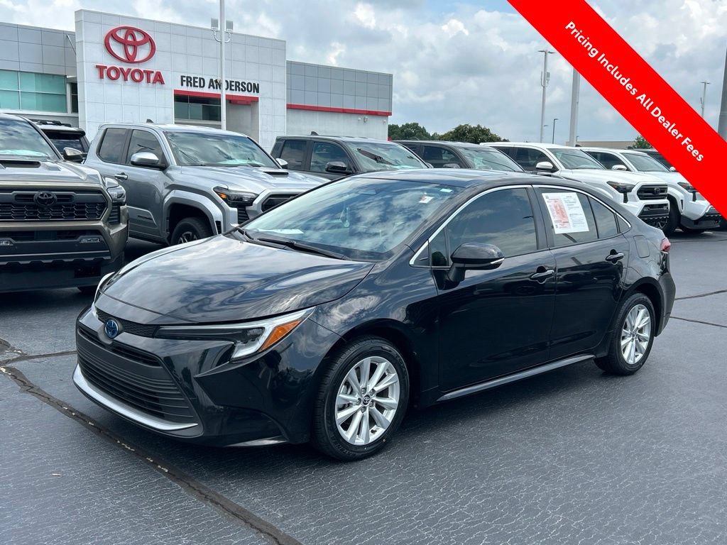 Used 2024 Toyota Corolla XLE FWD image 1