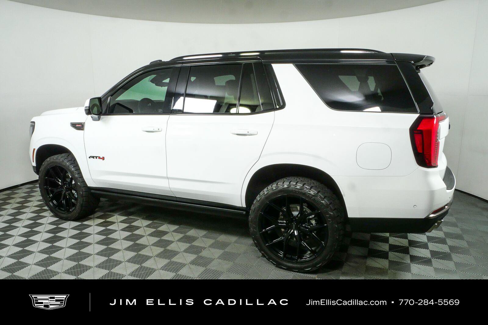 Used 2025 GMC Yukon AT4 Ultimate w/ LPO, Floor Liner Package AWD/4WD image 32