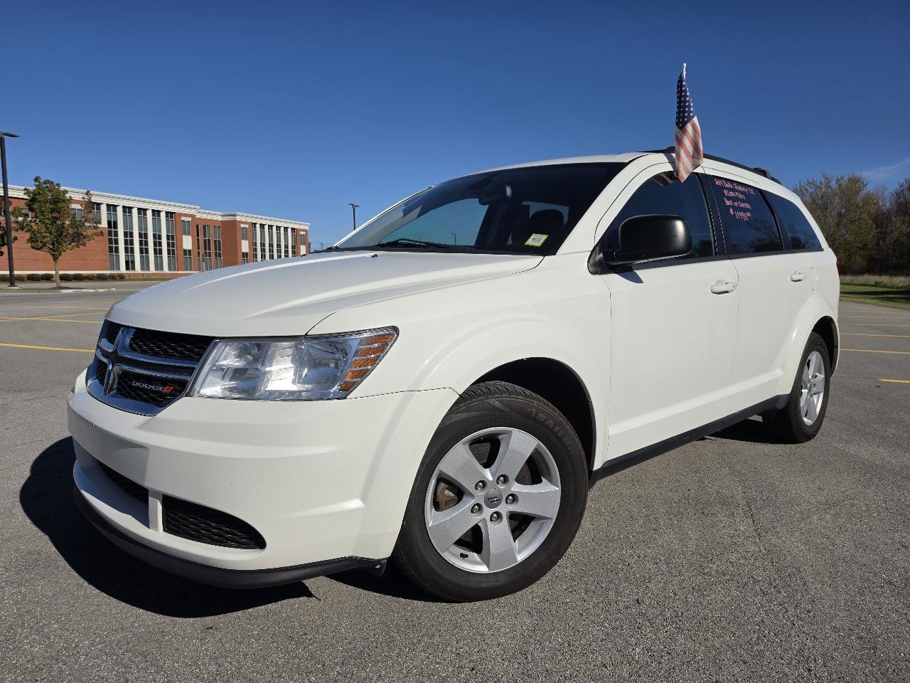 Used 2019 Dodge Journey SE FWD image 3