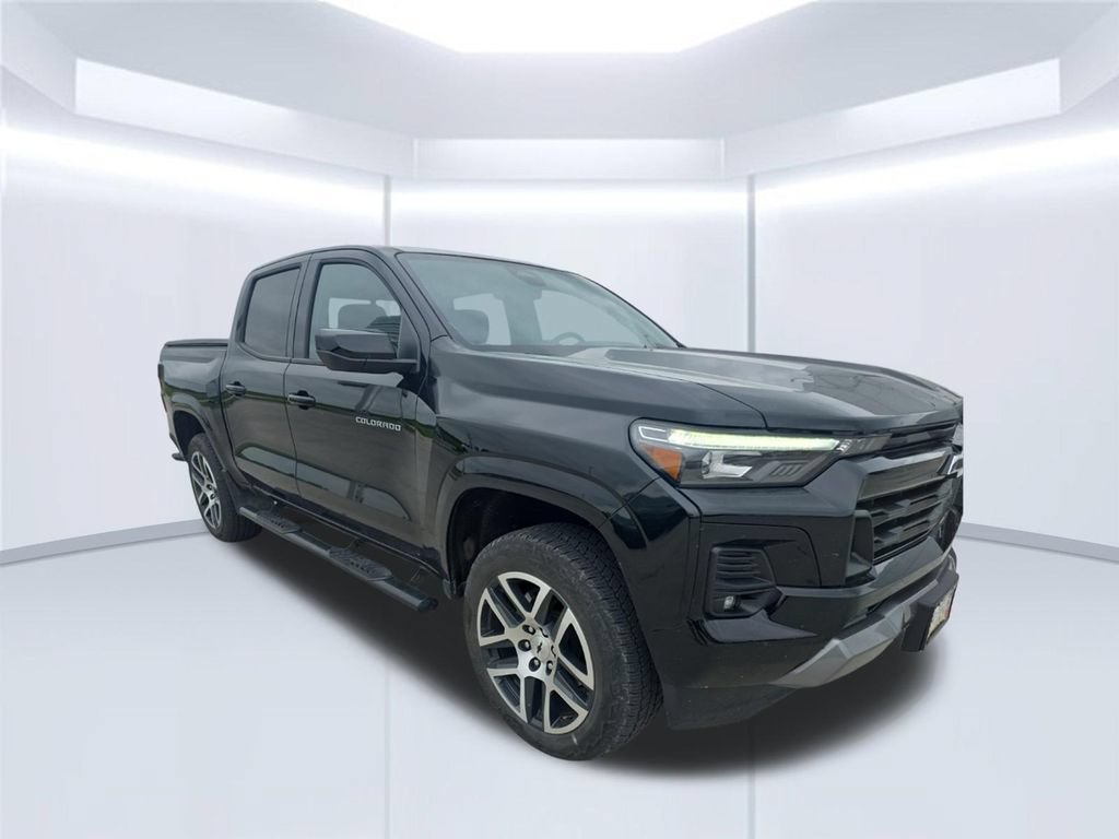 Used 2023 Chevrolet Colorado Z71 w/ Z71 Convenience Package 2 AWD/4WD image 10