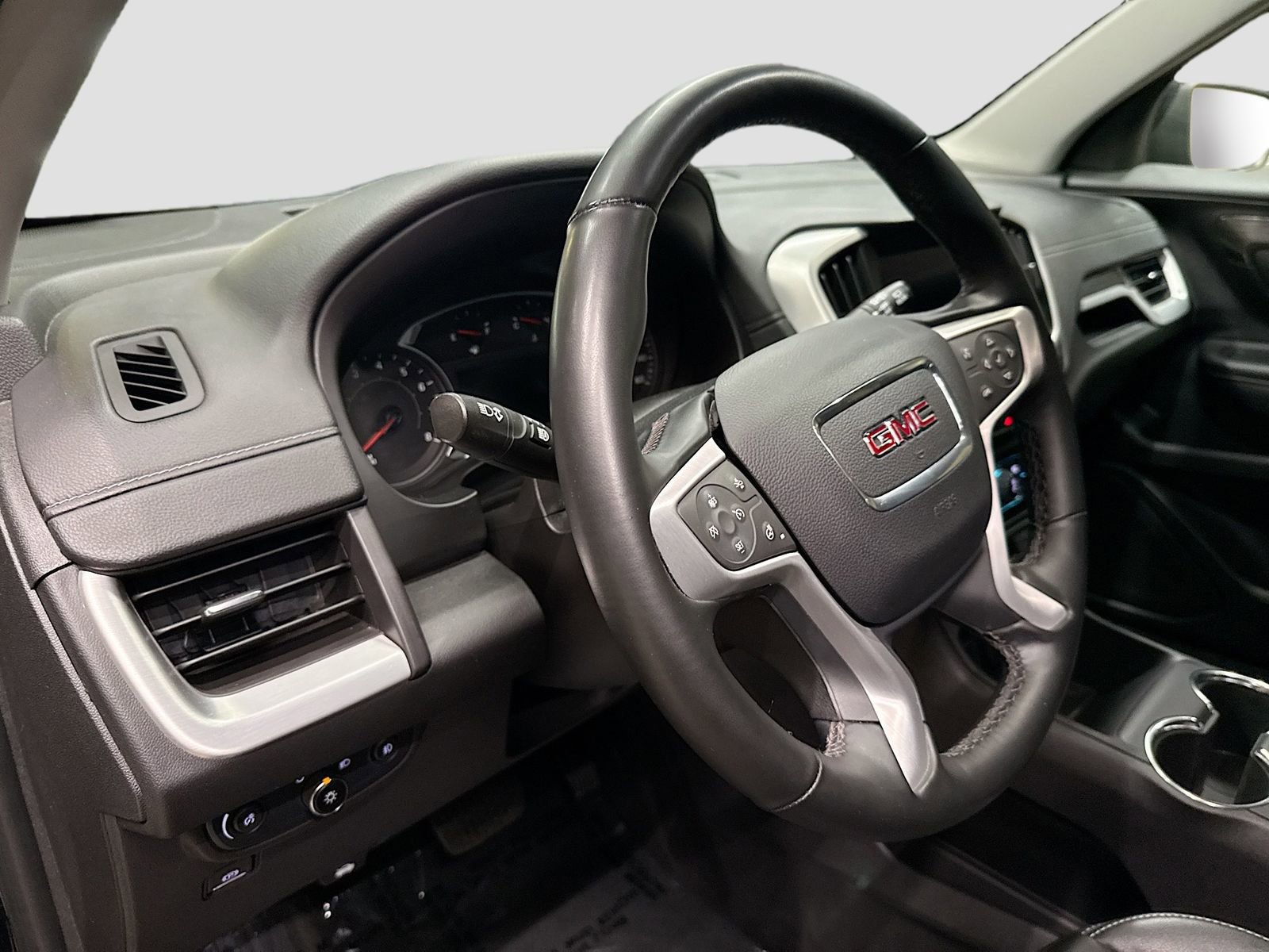 Used 2024 GMC Terrain SLT AWD/4WD image 10