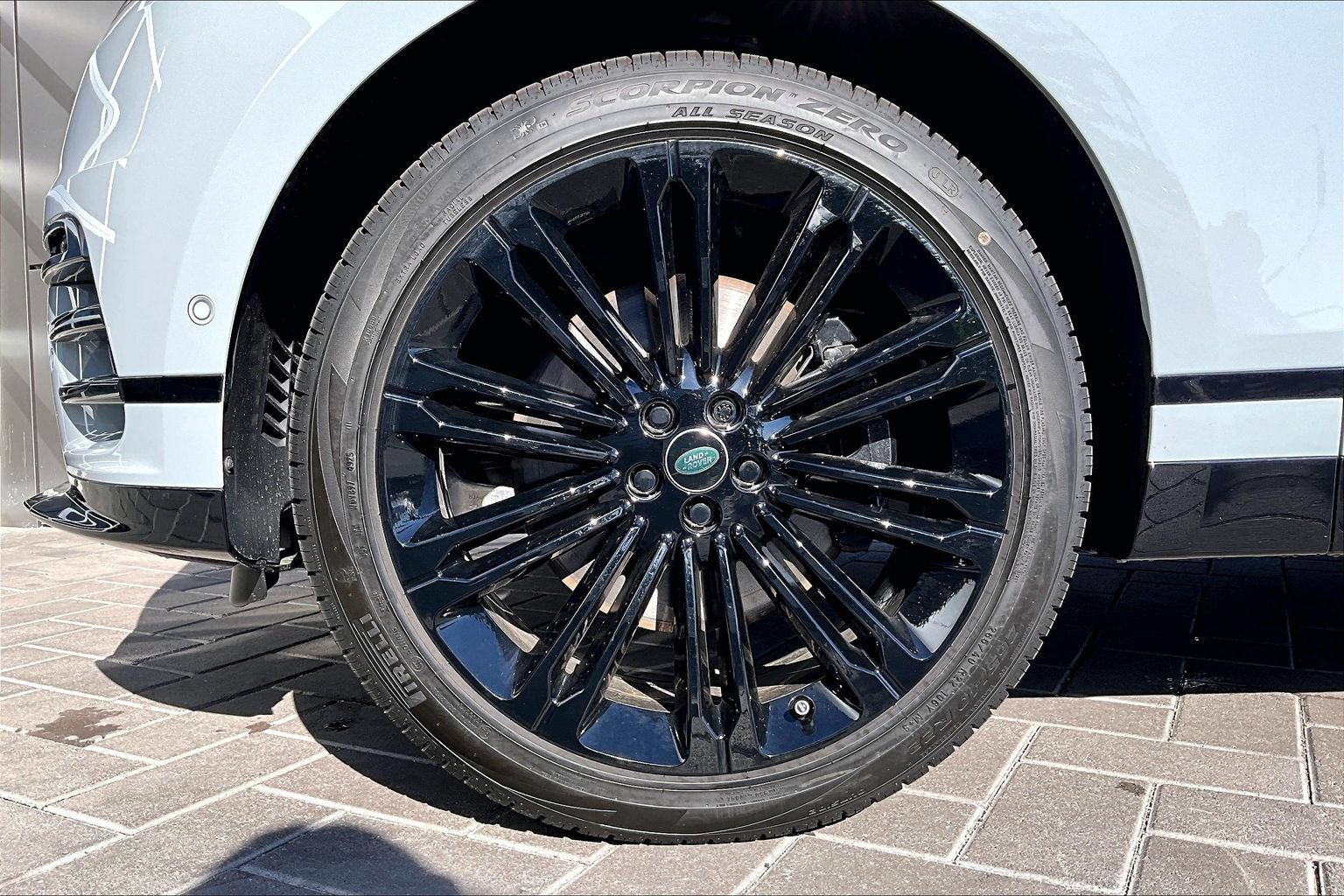 New 2026 Land Rover Range Rover Velar Dynamic SE AWD/4WD image 12