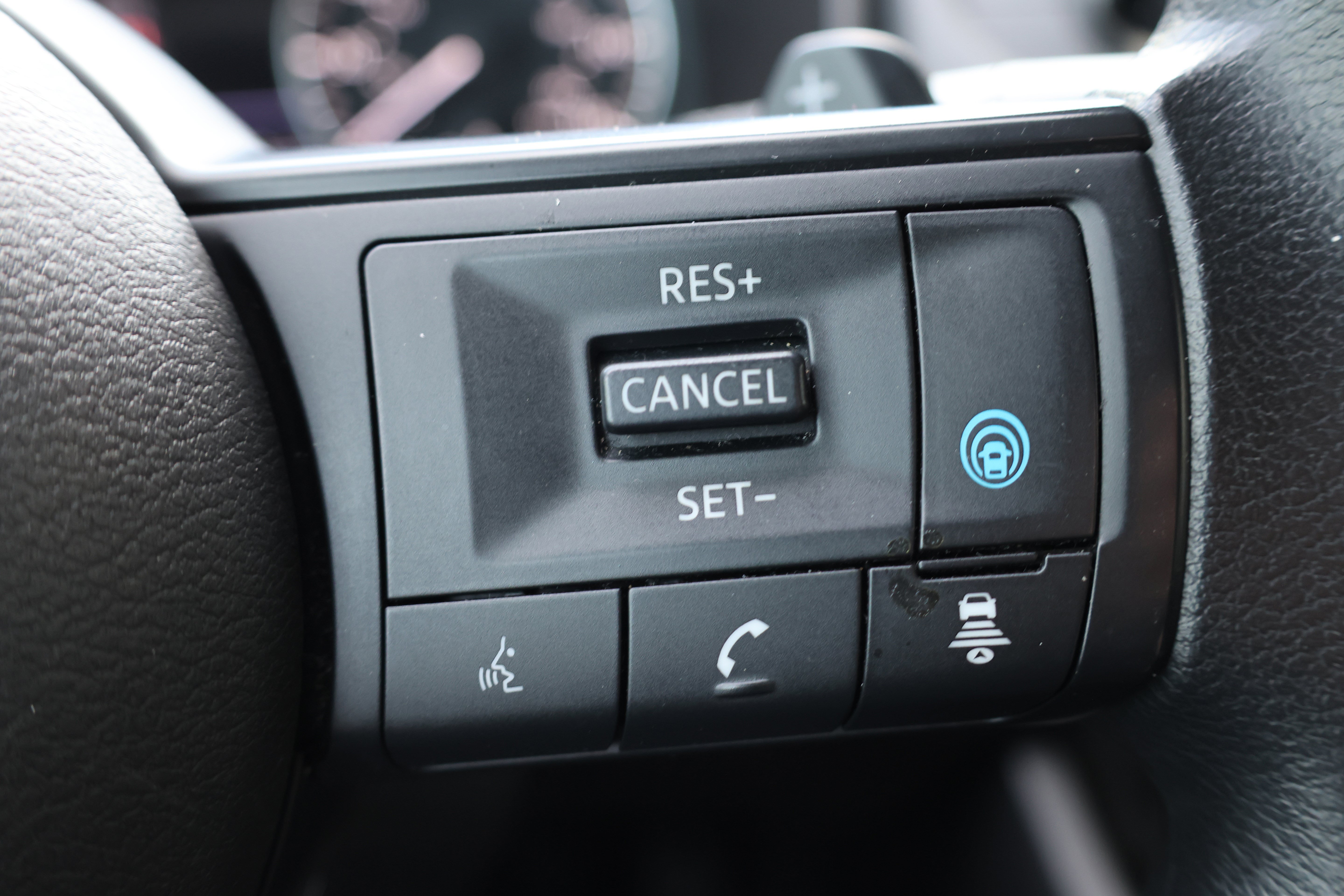 Used 2024 Nissan Rogue SV AWD/4WD image 28