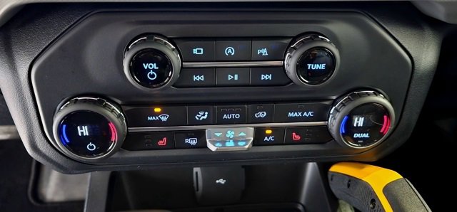 Used 2023 Ford Bronco Badlands image 26