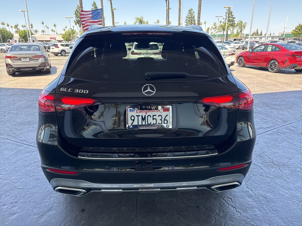 Used 2025 Mercedes-Benz GLC 300 image 4