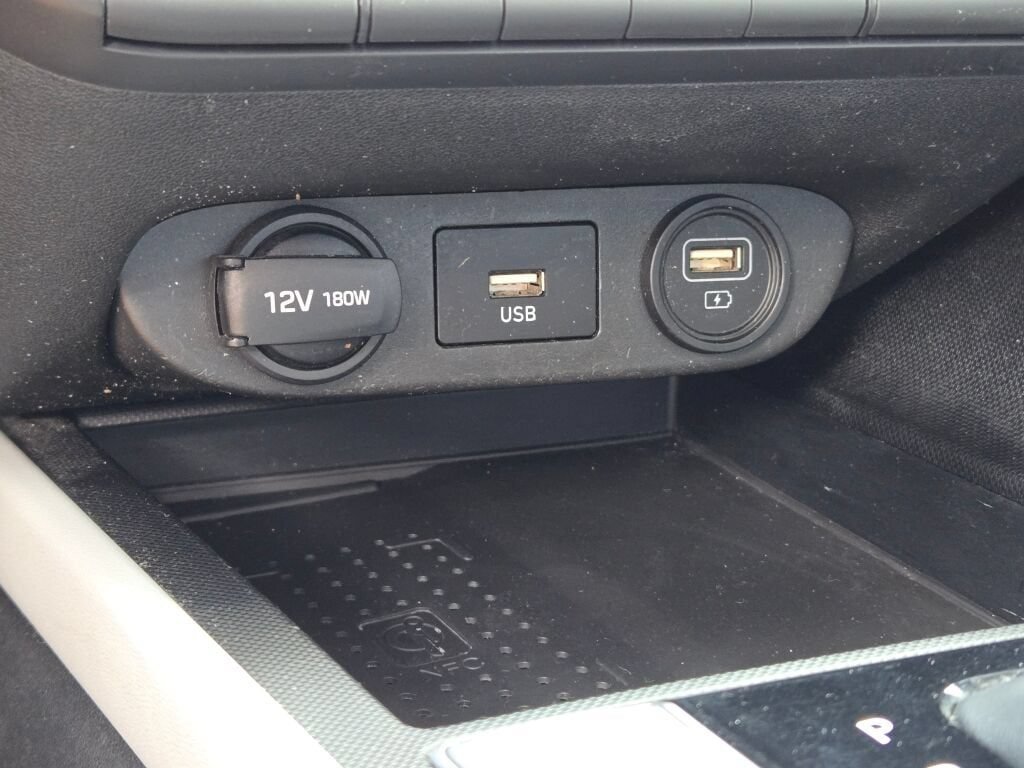 Used 2022 Hyundai Elantra Limited w/ Cargo Package FWD image 26