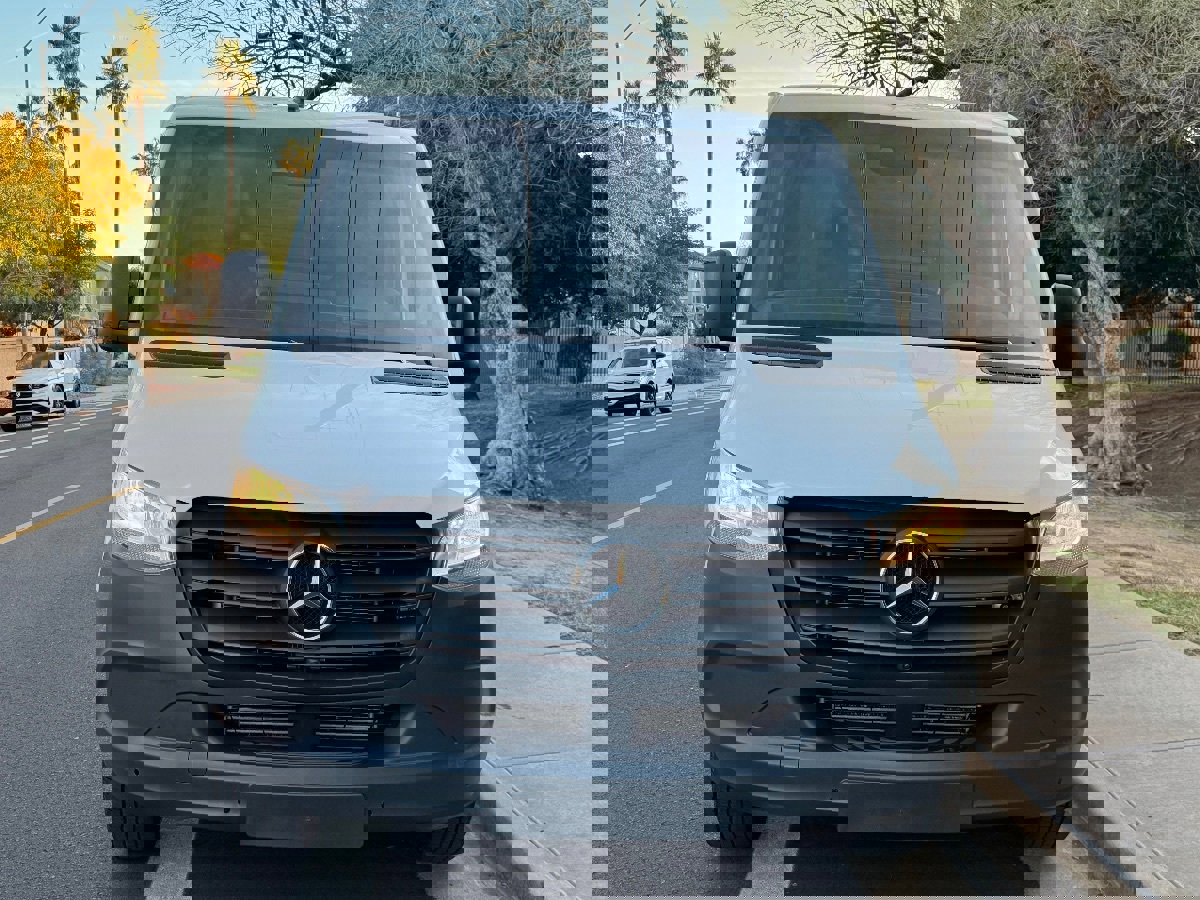 Used 2022 Mercedes-Benz Sprinter 1500 image 3