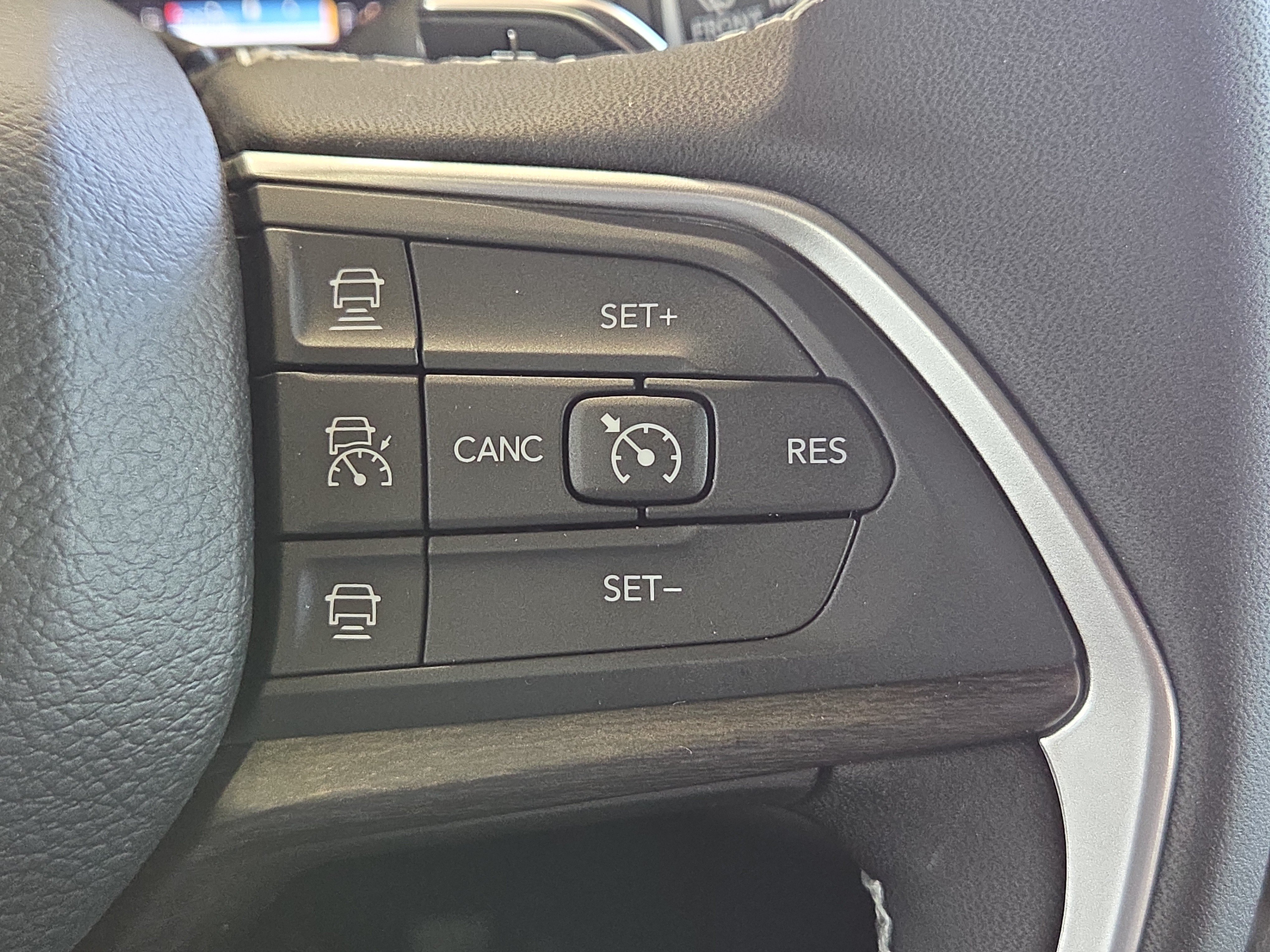 New 2025 Jeep Grand Cherokee Limited w/ Trailer Tow Package AWD/4WD image 29