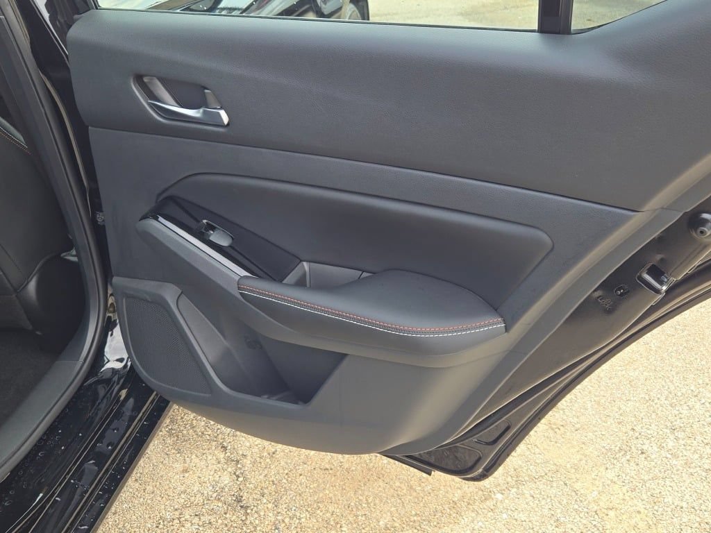 Used 2024 Nissan Altima 2.5 SR w/ SR Premium Package FWD image 11
