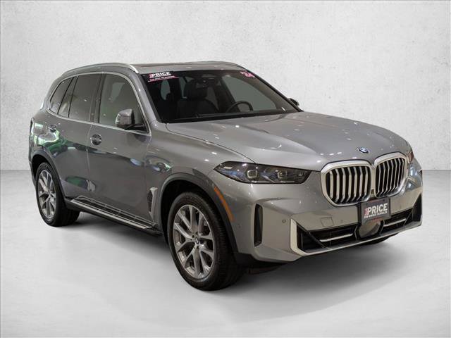 Used 2024 BMW X5 xDrive40i w/ Premium Package AWD/4WD image 3