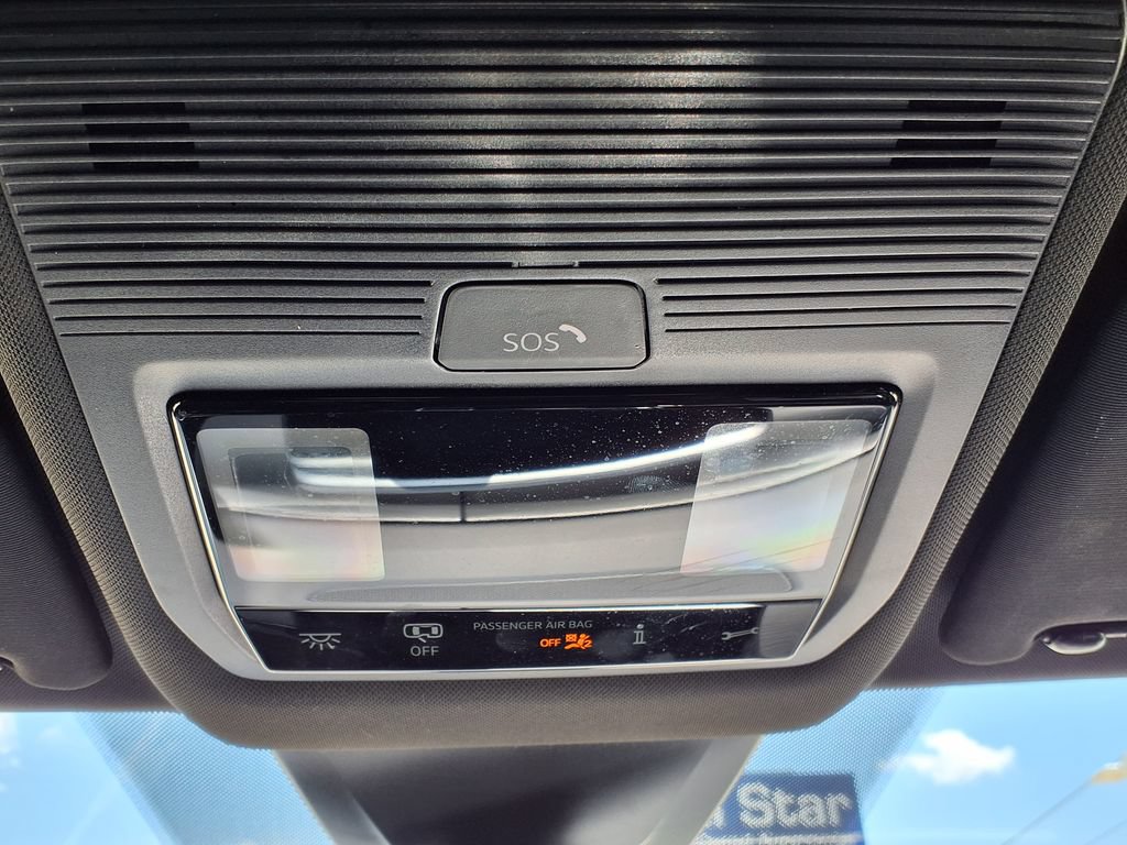Used 2025 Volkswagen Atlas Cross Sport SE FWD image 29