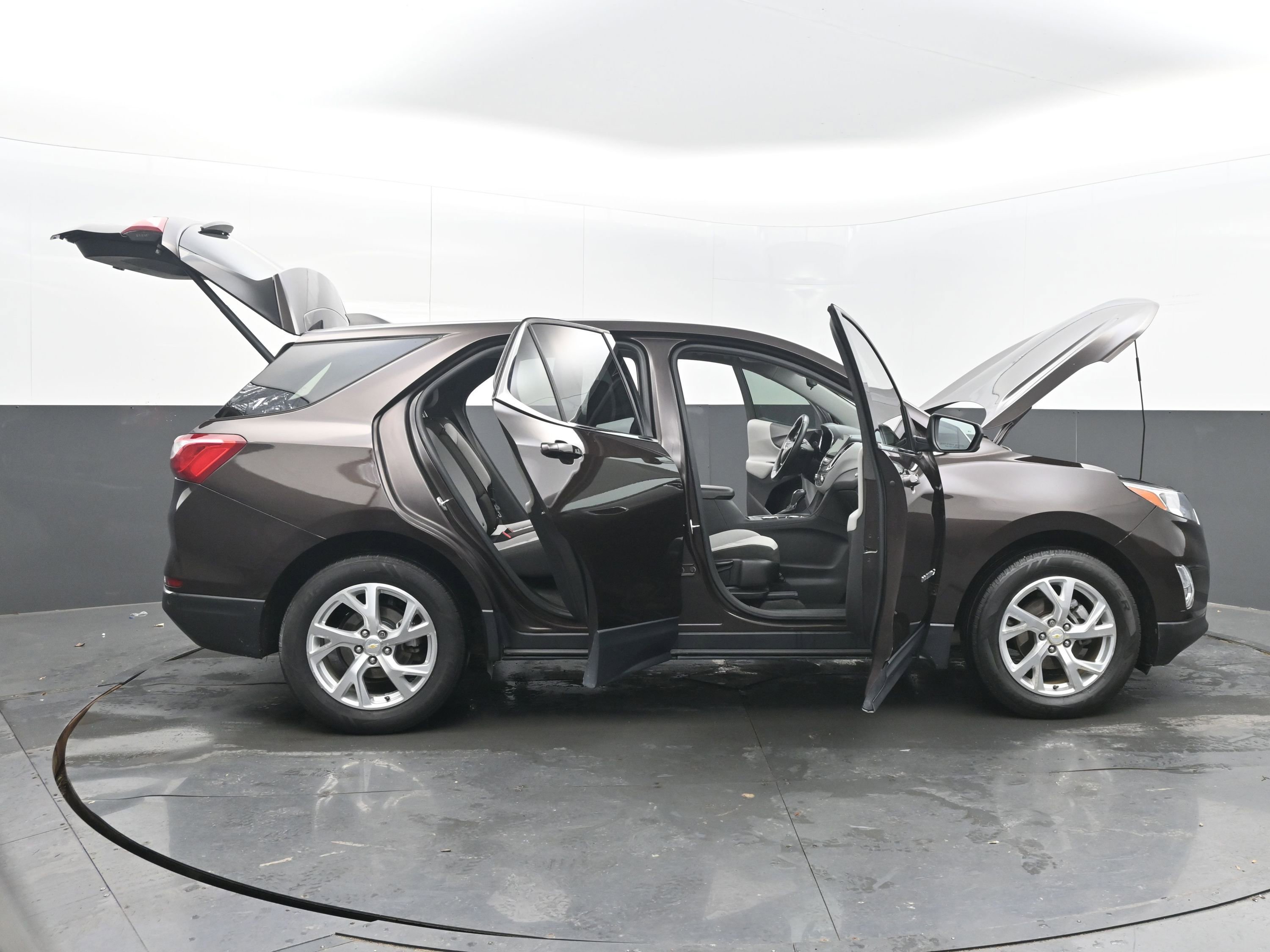 Used 2020 Chevrolet Equinox LT image 44