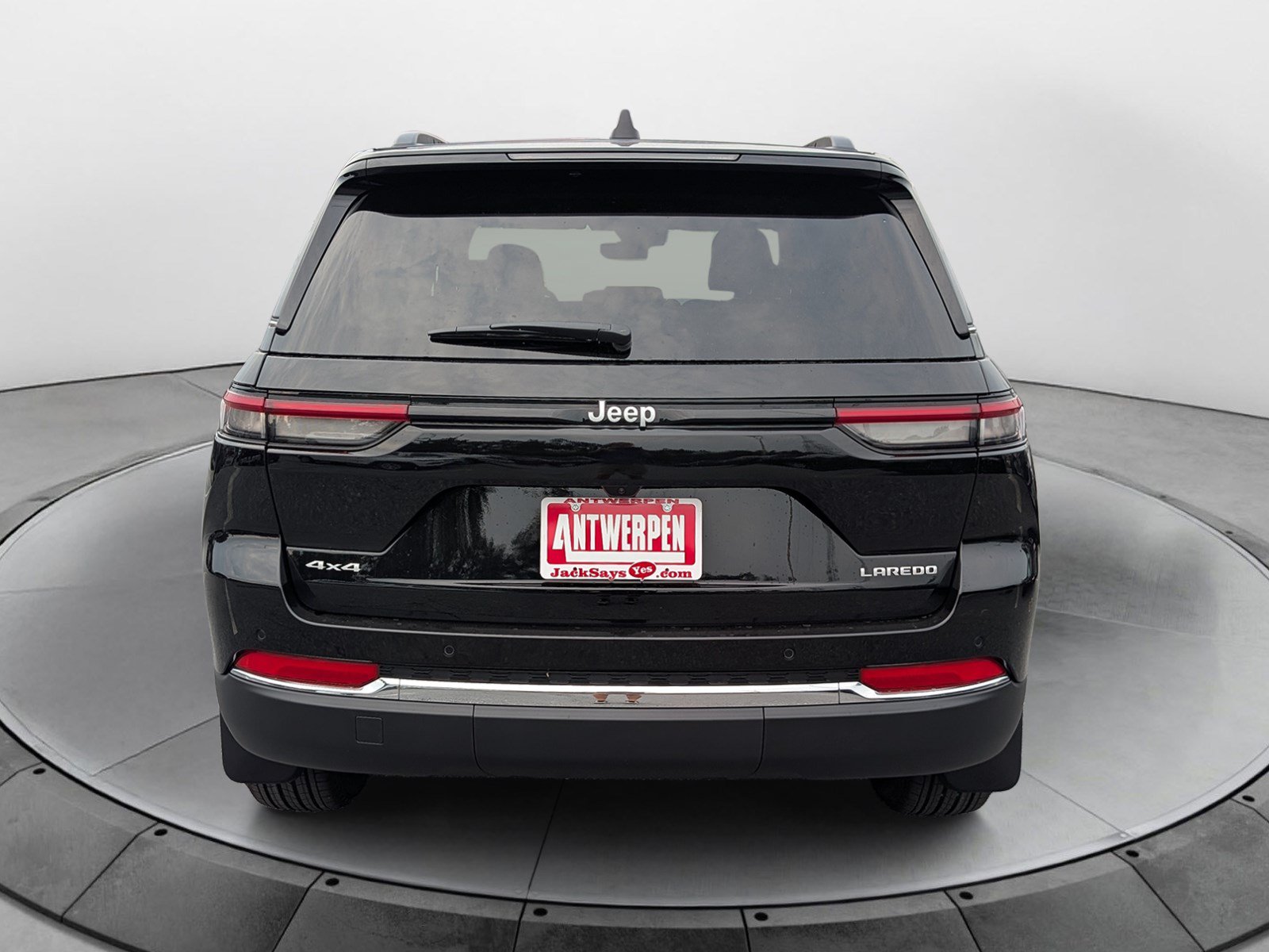 New 2026 Jeep Grand Cherokee Laredo X AWD/4WD image 4