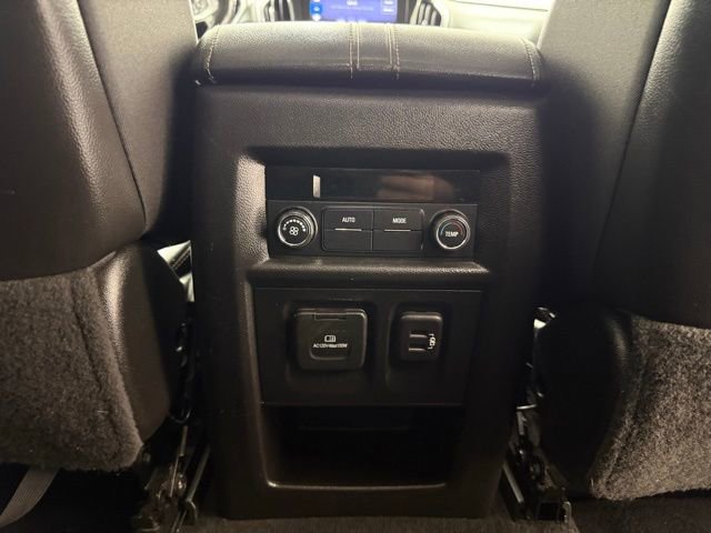 Used 2021 Chevrolet Traverse RS image 32