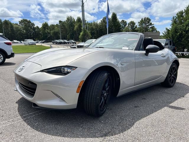 Used 2023 MAZDA MX-5 Miata Sport RWD image 8