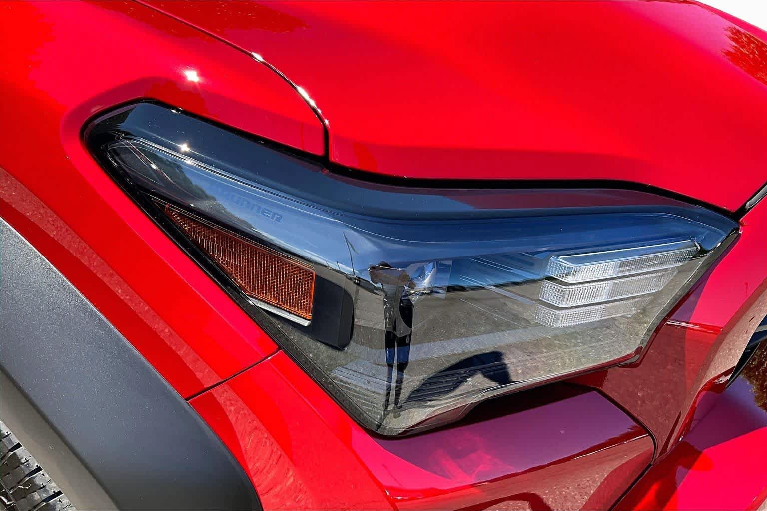 Certified 2026 Toyota 4Runner TRD Off-Road Premium AWD/4WD image 26