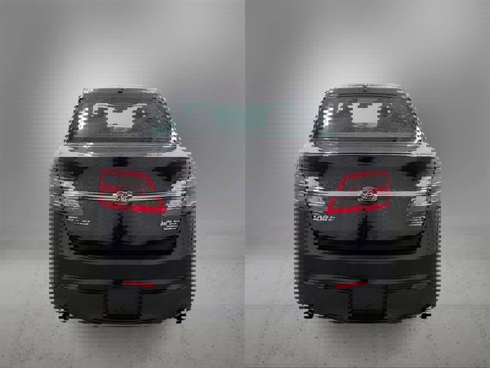 Used 2016 Ford Taurus Limited w/ Equipment Group 301A image 7