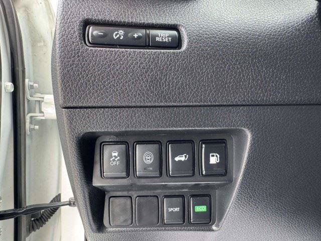 Used 2019 Nissan Rogue SV FWD image 26
