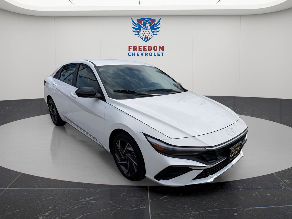 Used 2025 Hyundai Elantra Sport image 7