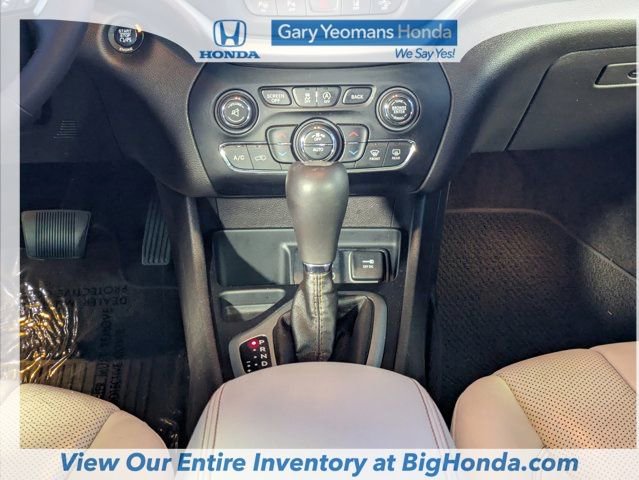 Used 2016 Jeep Cherokee Overland w/ Technology Group image 19