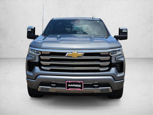 Used 2025 Chevrolet Silverado 1500 High Country w/ High Country Premium Package AWD/4WD image 2