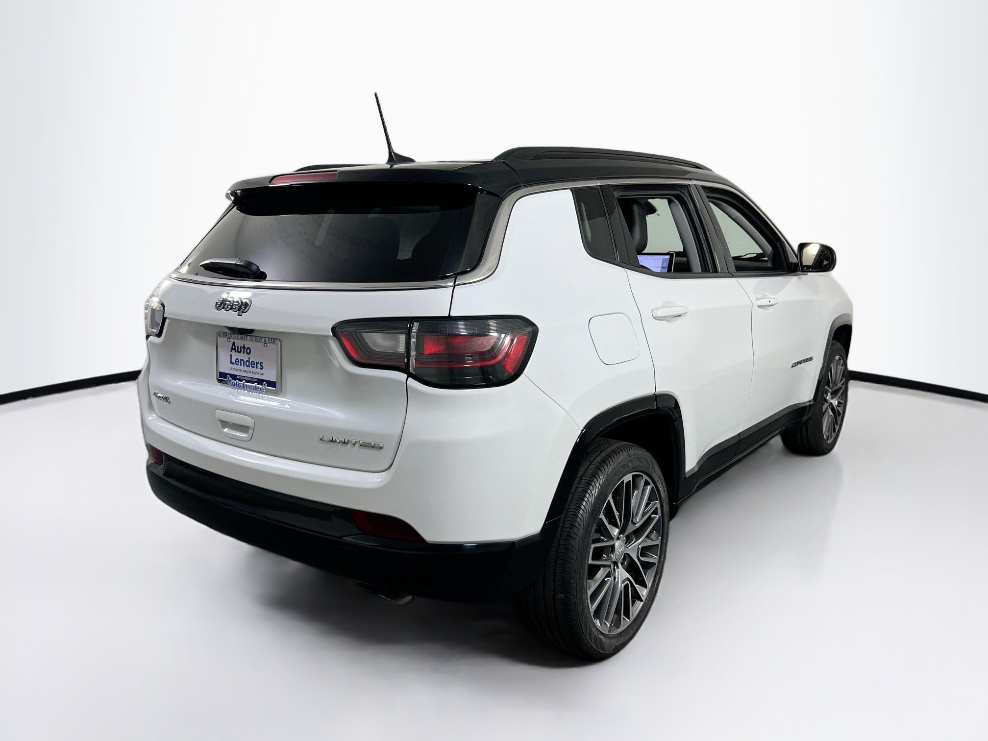 Used 2022 Jeep Compass Limited w/ Elite Group AWD/4WD image 5