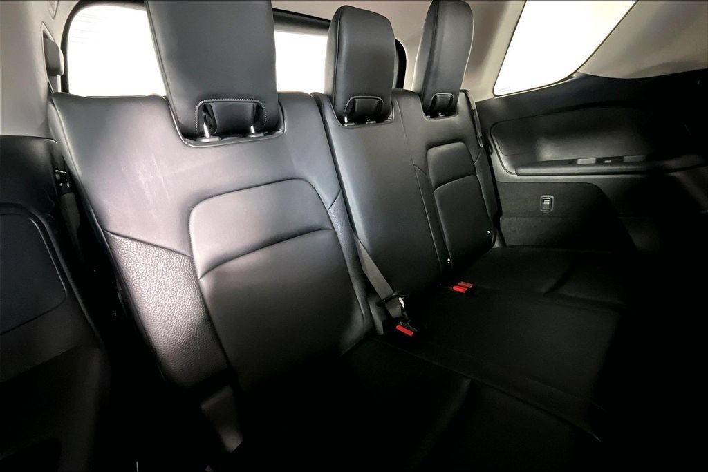 Used 2022 Nissan Pathfinder SL AWD/4WD image 28