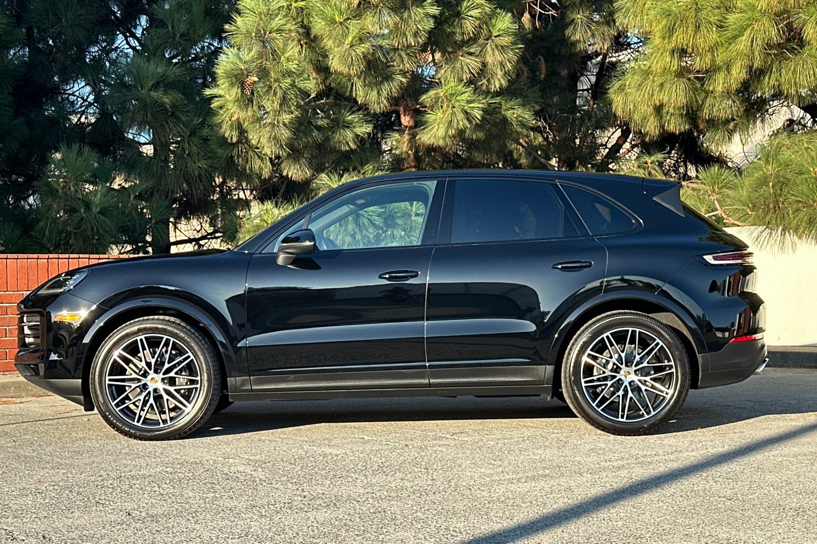 Used 2024 Porsche Cayenne AWD/4WD image 7