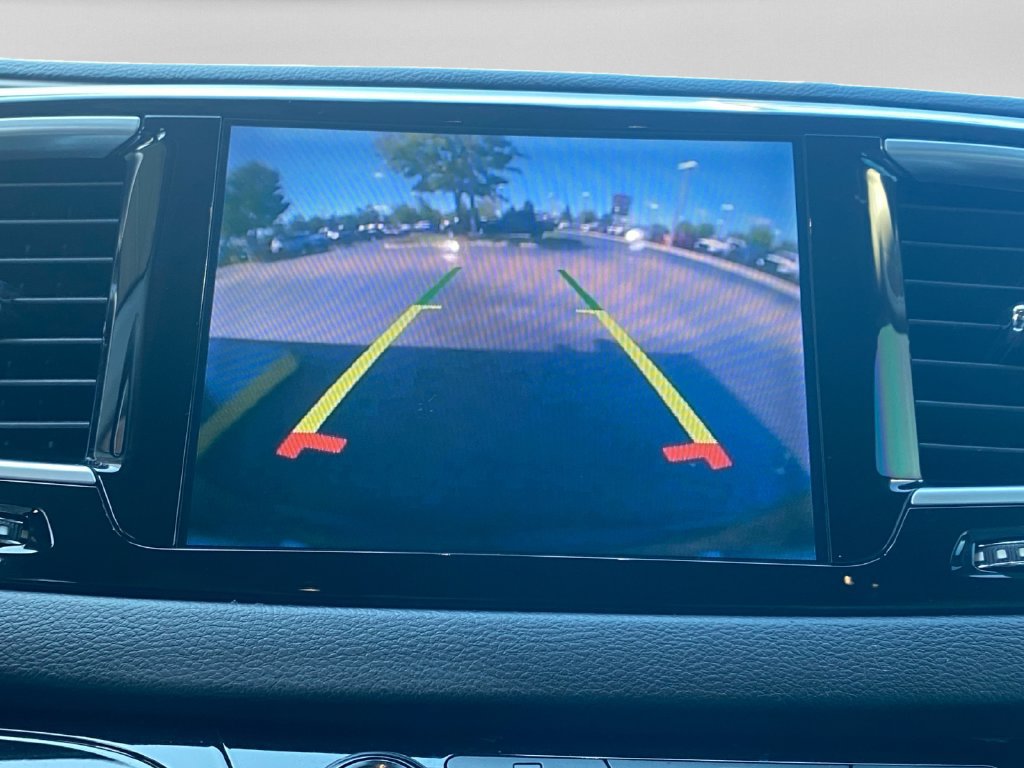 Used 2017 Chrysler Pacifica Touring-L Plus FWD image 16