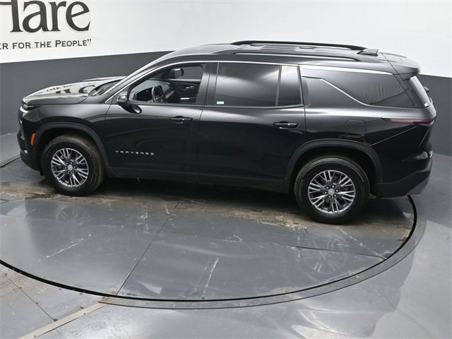 Used 2025 Chevrolet Traverse LT image 44