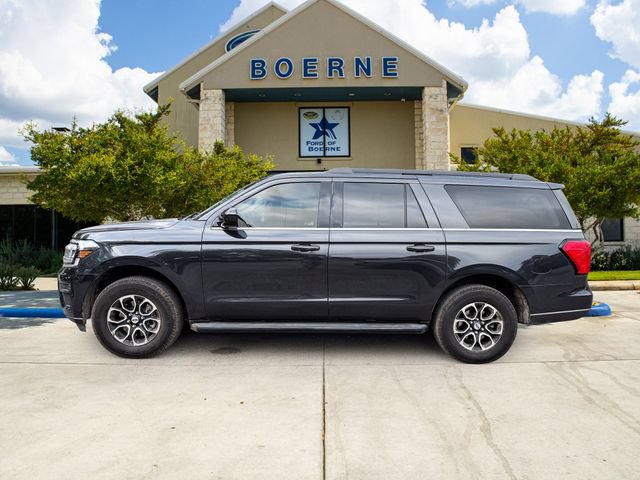 Used 2022 Ford Expedition Max XLT RWD image 2