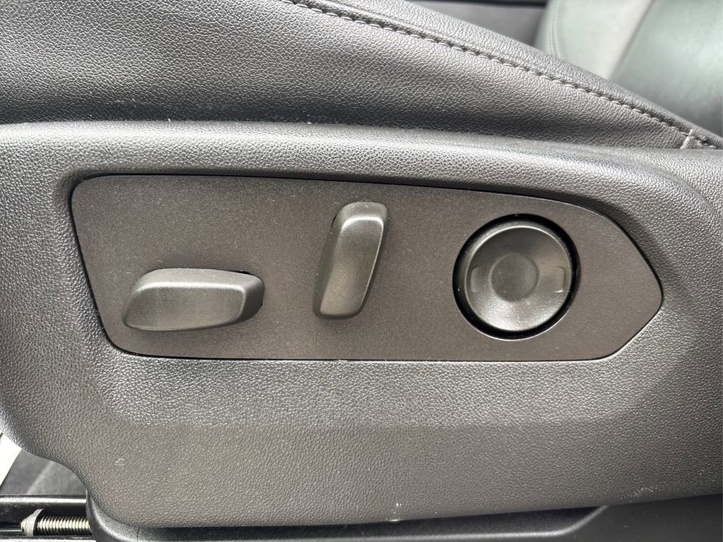 Used 2022 Chevrolet Tahoe Z71 w/ Off-Road Capability Package image 43