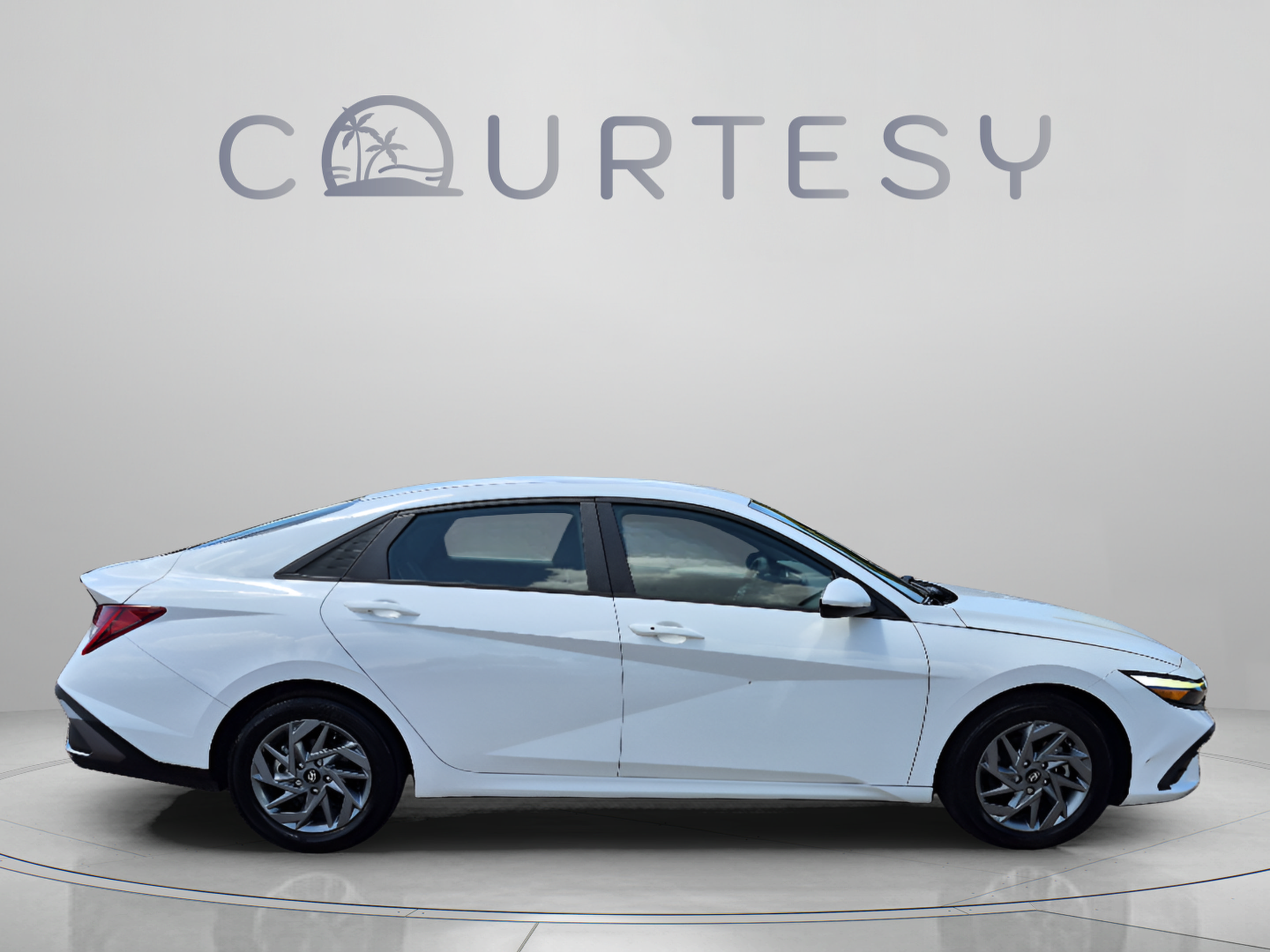 Certified 2024 Hyundai Elantra Blue FWD image 6