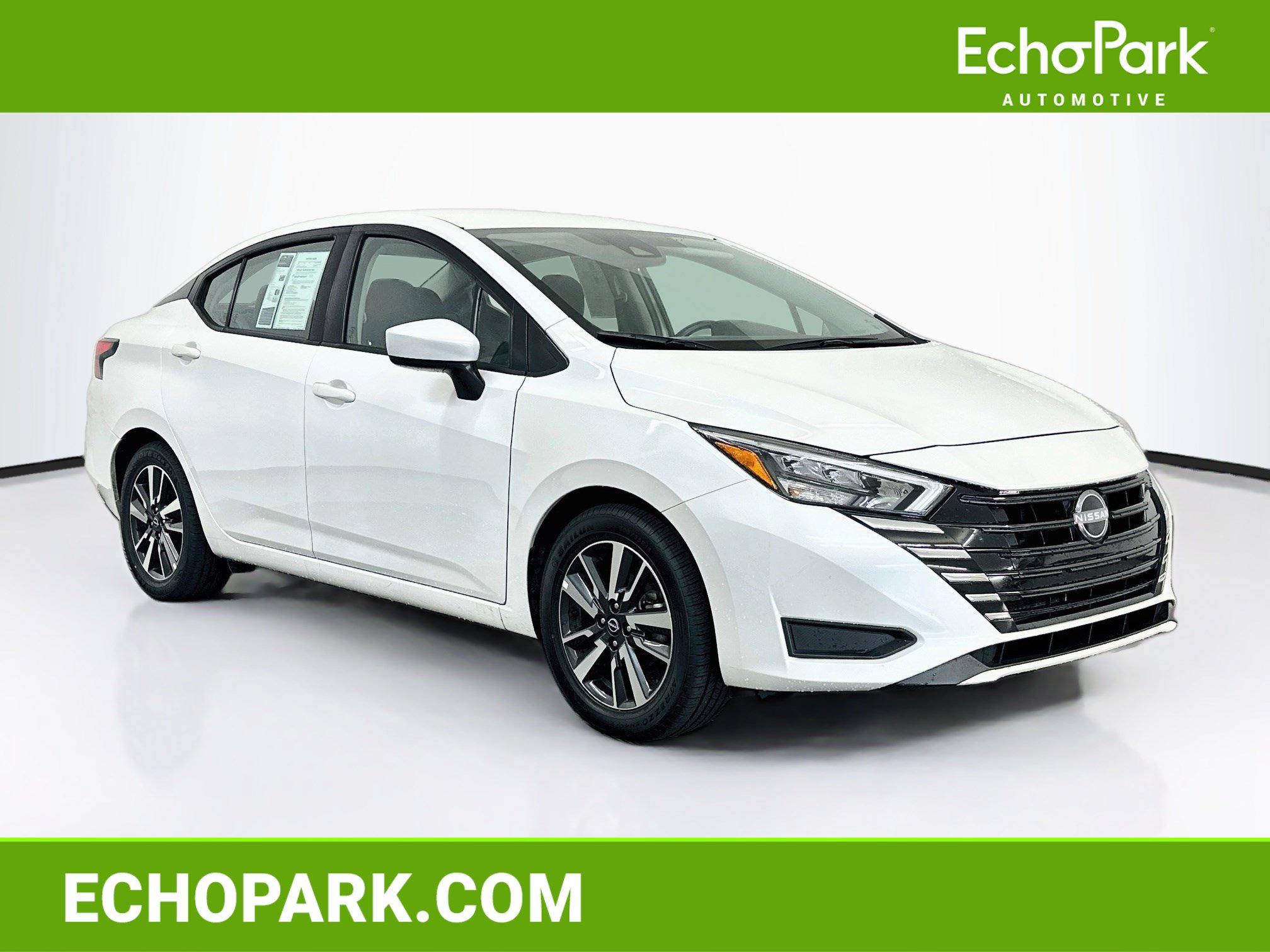 Used 2025 Nissan Versa SV FWD image 1