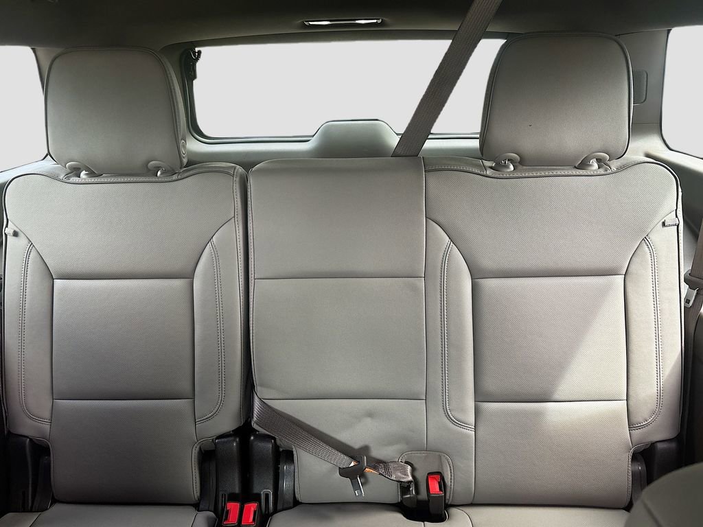Used 2024 GMC Yukon XL SLT w/ SLT Luxury Package RWD image 18